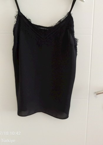 40 Beden Dantel Detaylı Siyah V Yaka Mini Top