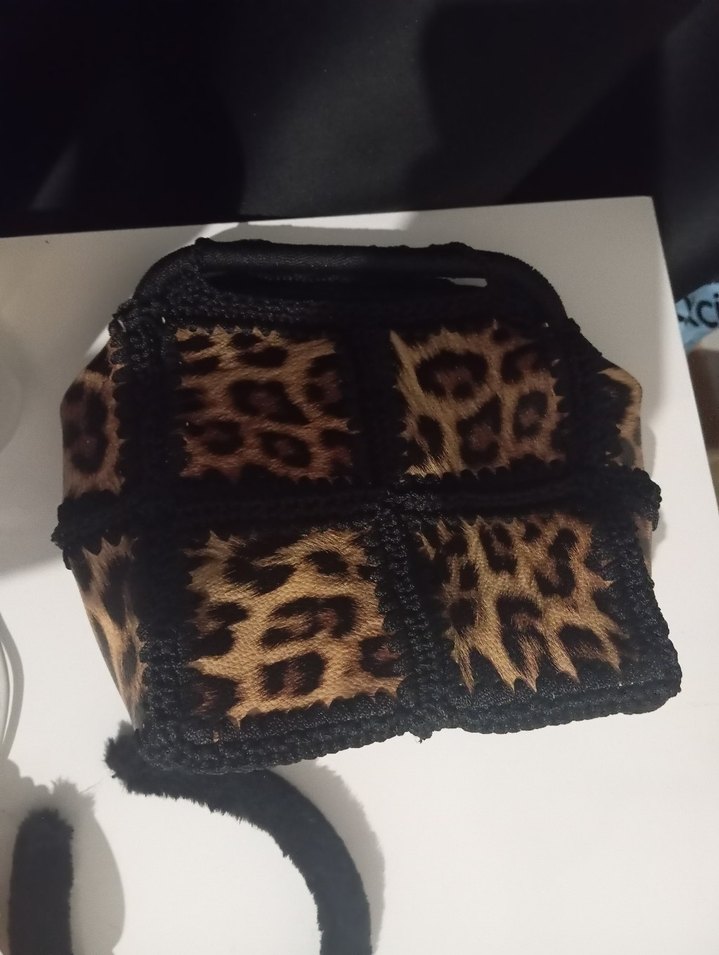 Leopar Desenli Kürklü Deri Kadın Çanta - Görsel 4