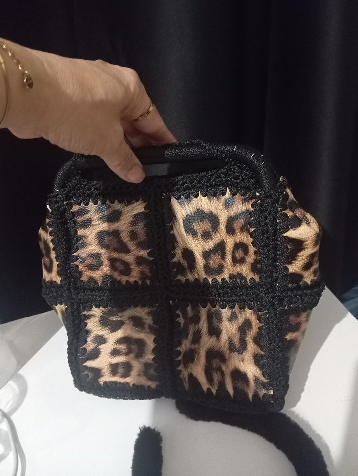 Leopar Desenli Kürklü Deri Kadın Çanta - Görsel 2