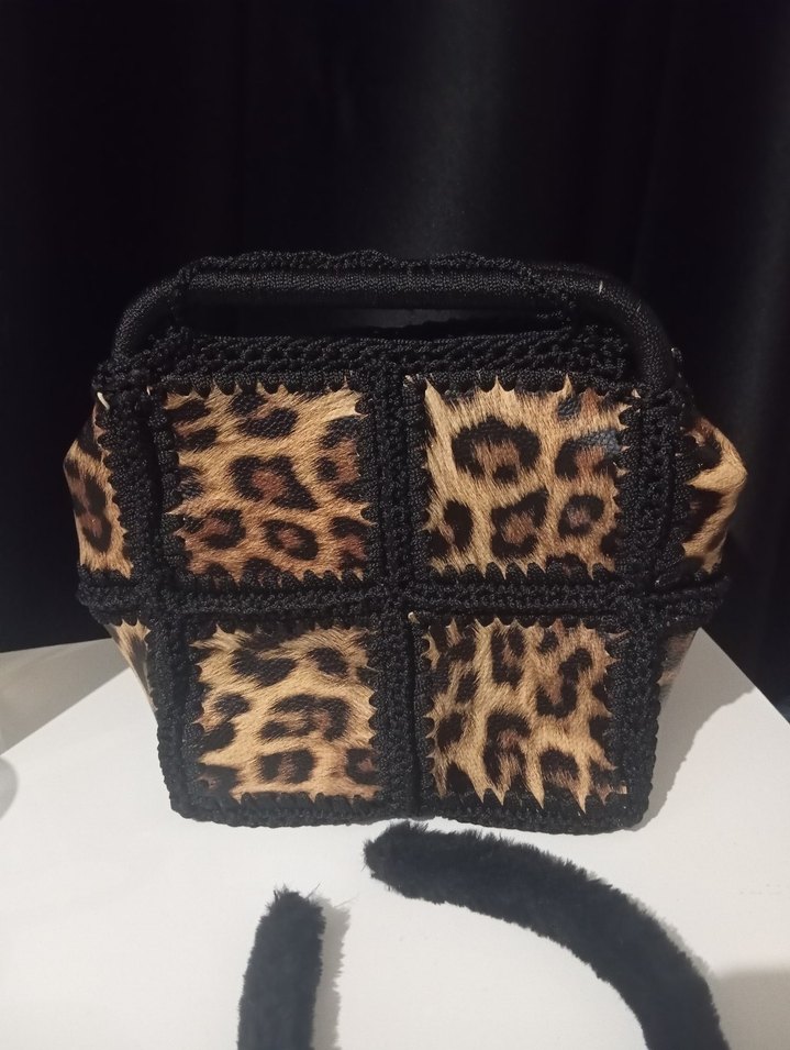 Leopar Desenli Kürklü Deri Kadın Çanta - Görsel 3