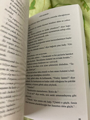 Beden Renk yüz karası kitap