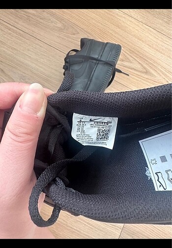 36,5 Beden siyah Renk Nike yeni etiketli orjinal