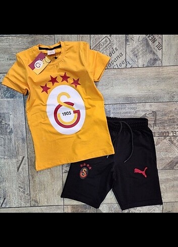 Galatasaray çocuk şortlu takım 11-12 yaş