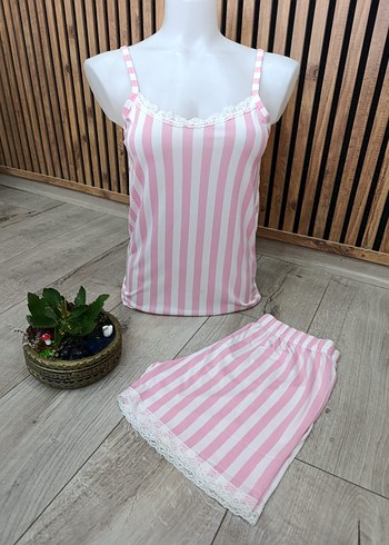 l Beden Pembe Çizgili İp Askılı Pijama Takımı