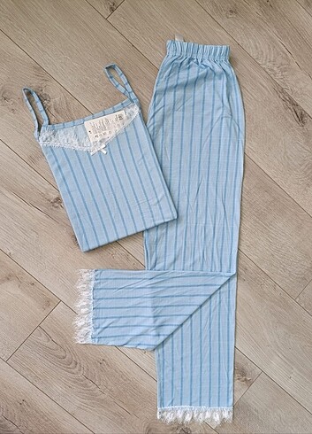 s Beden İp Askılı Bayan Pijama Takımı