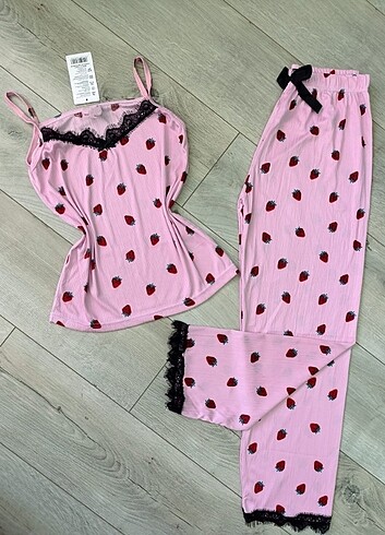 İp Askılı Pijama Takımı