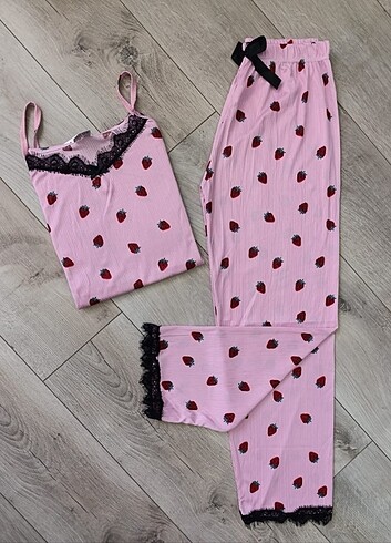 xl Beden pembe Renk İp Askılı Pijama Takımı