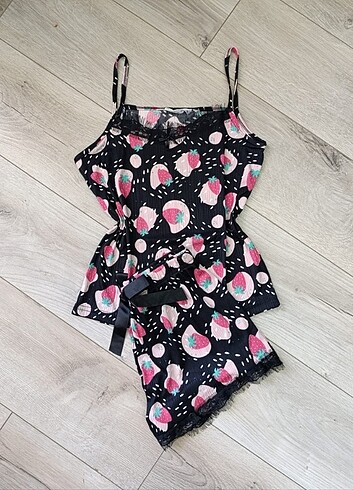 Diğer İp Askılı Pijama Takımı