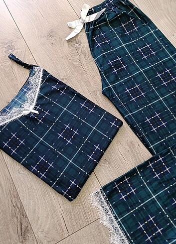Diğer İp Askılı Bayan Pijama Takımı