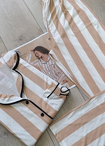 Victoria s Secret Uzun Kol Önden Düğmeli Pijama Takımı