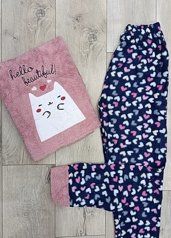 Diğer Polar Pijama Takımı 