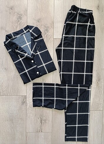 Diğer Bayan Uzun Kol Süet Pijama Takımı