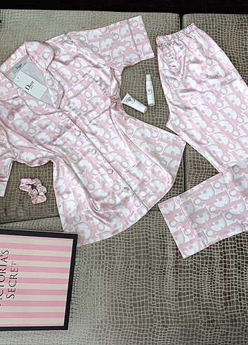 İpek Saten Pijama Takımı Dior 