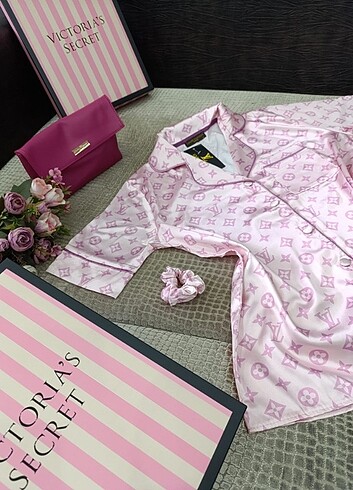 m Beden İpek Saten Pijama Takımı Louis Vuitton