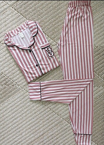 l Beden Kısa Kol Önden Düğmeli PiJaMa TaKıMı