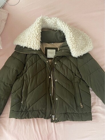 Zara Mont