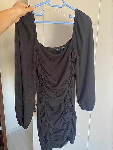 Bershka Siyah elbise