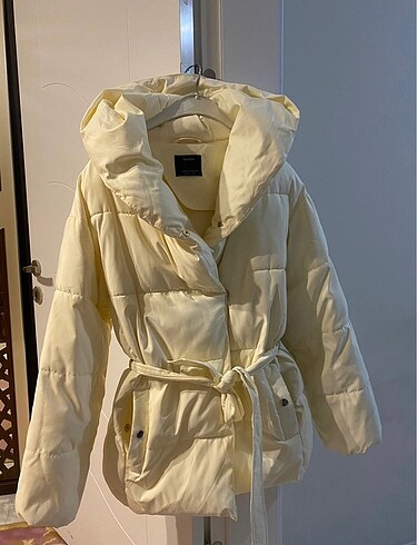 BERSHKA şişme mont