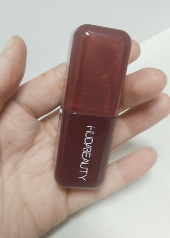 Huda Beauty Likit Allık - Görsel 3