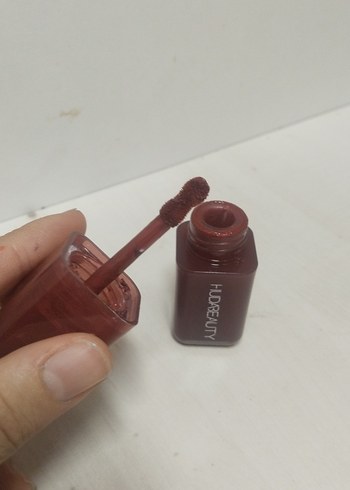 Huda Beauty Likit Allık - Görsel 4