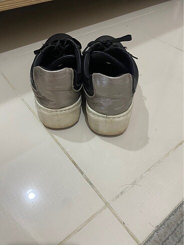 37 Beden Ninewest spor ayakkabı