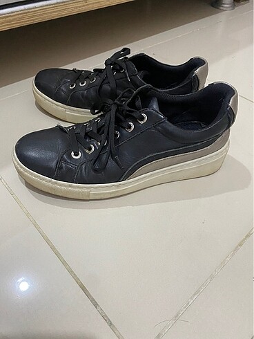 37 Beden siyah Renk Ninewest spor ayakkabı