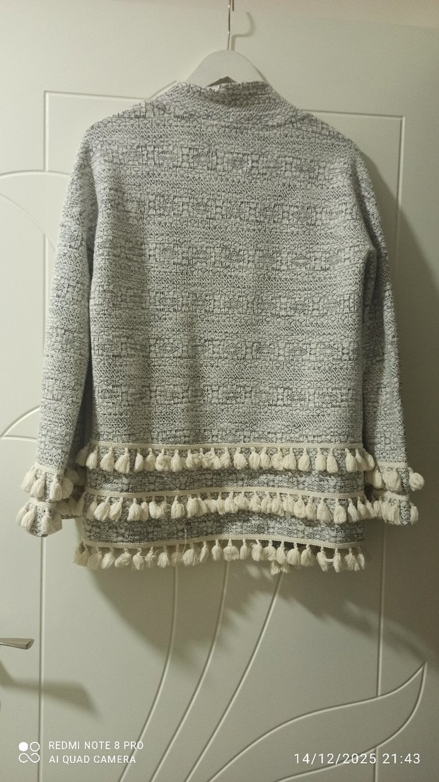 Gri Nakışlı Uzun Kollu Triko Hırka - Görsel 4