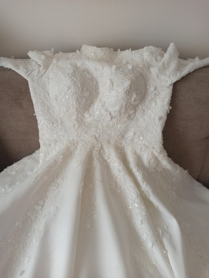 Uzun Kollu, Yüksek Yakalı Prenses Gelinlik - Görsel 4