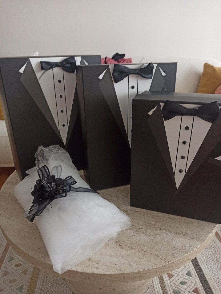 Klasik Parisian Tarzda Damatlık Hediye Kutusu - Görsel 3