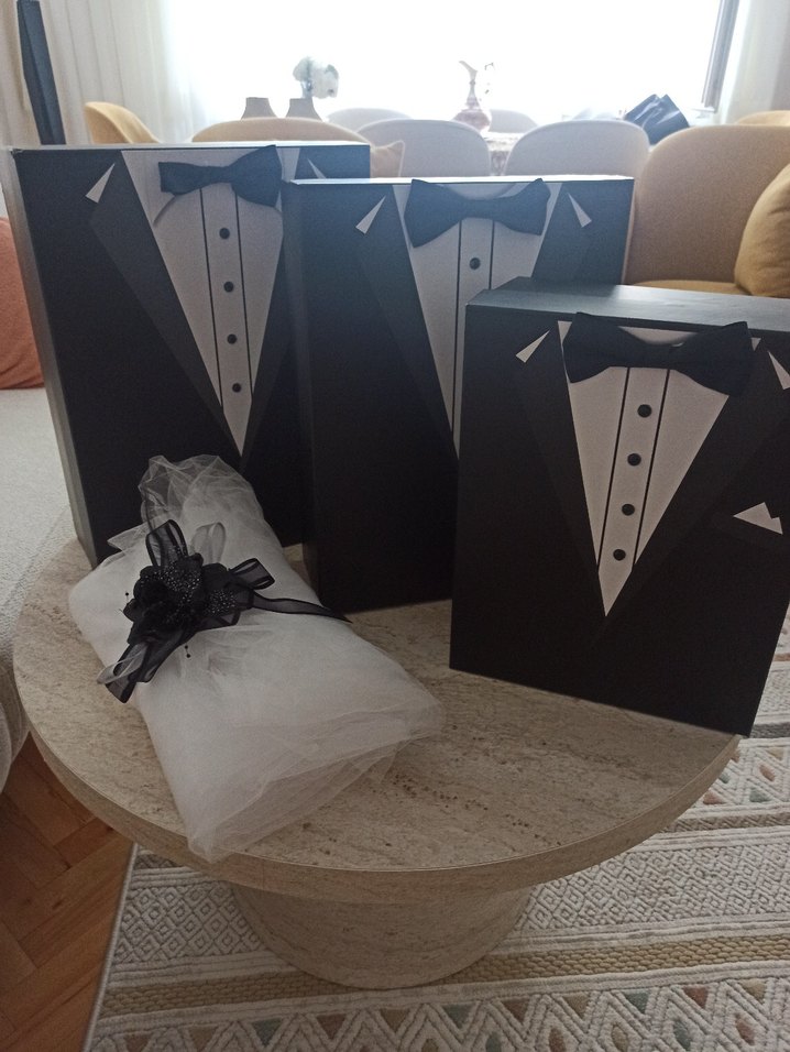 Klasik Parisian Tarzda Damatlık Hediye Kutusu - Görsel 2