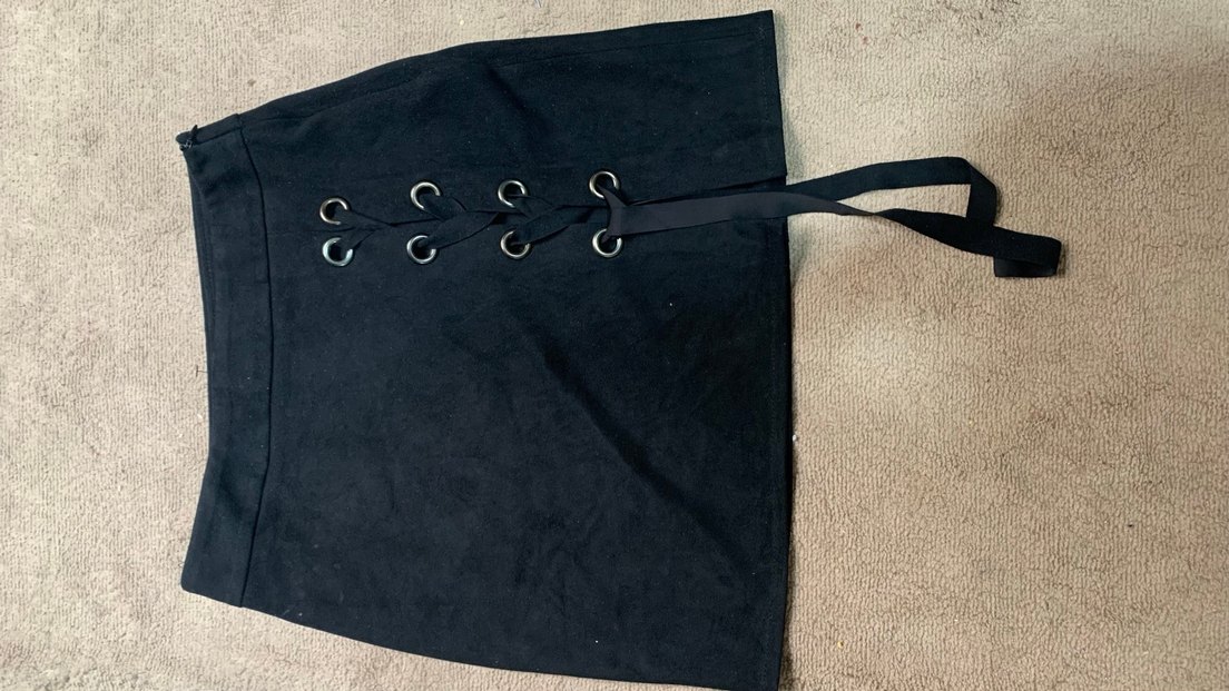 Siyah Süet Tokalı Gotik Mini Etek - Görsel 2