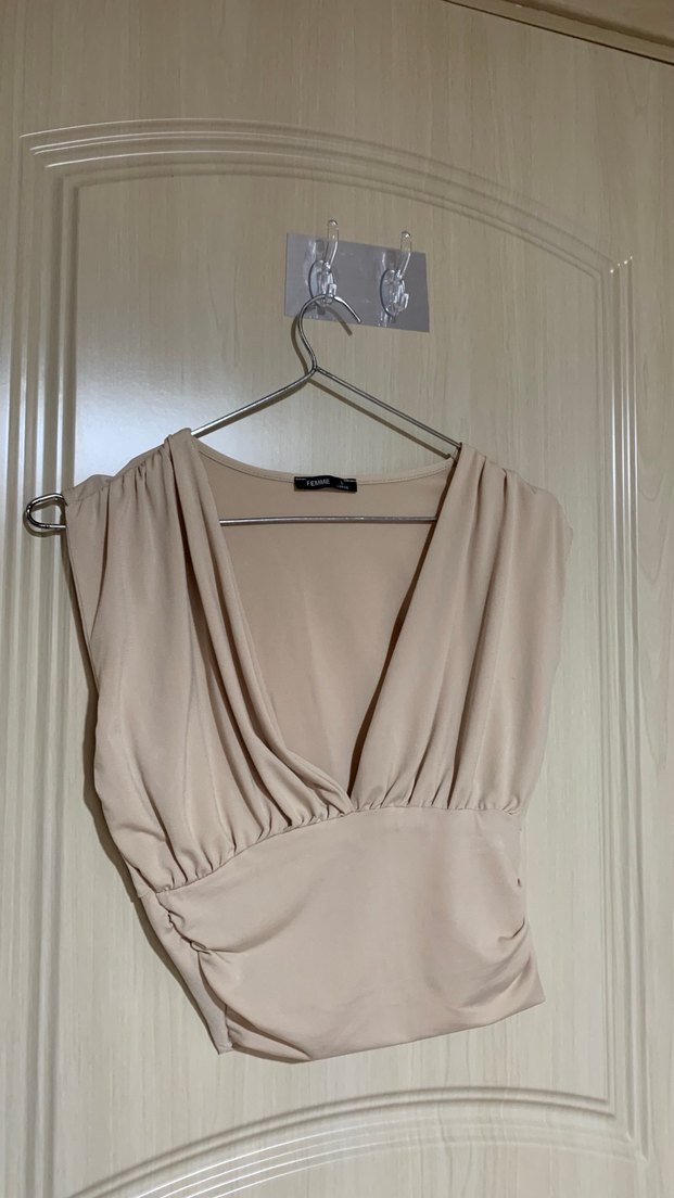 Bej Keten V Yakalı Drapeli Mini Bluz - Görsel 2