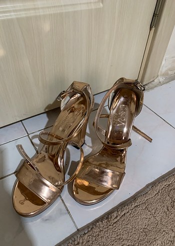 Kadın topuklu ayakkabı - Görsel 2