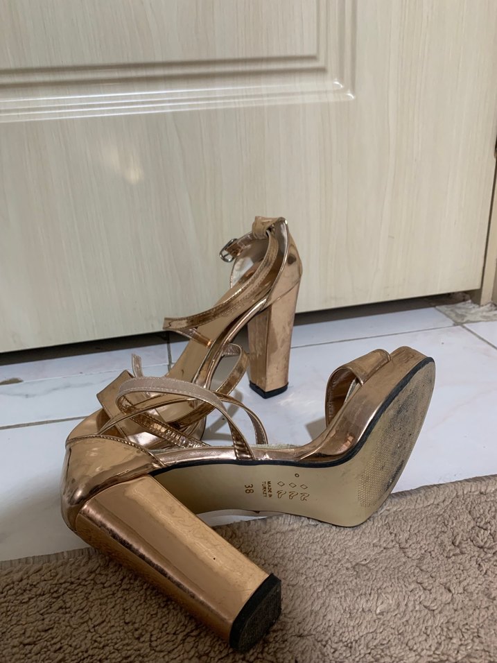 Kadın topuklu ayakkabı - Görsel 3