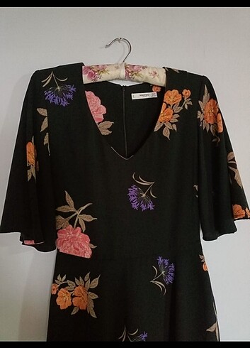 Mango Mango Siyah Çiçek Desenli Kısa Elbise