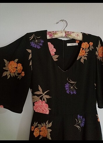 xs Beden Mango Siyah Çiçek Desenli Kısa Elbise