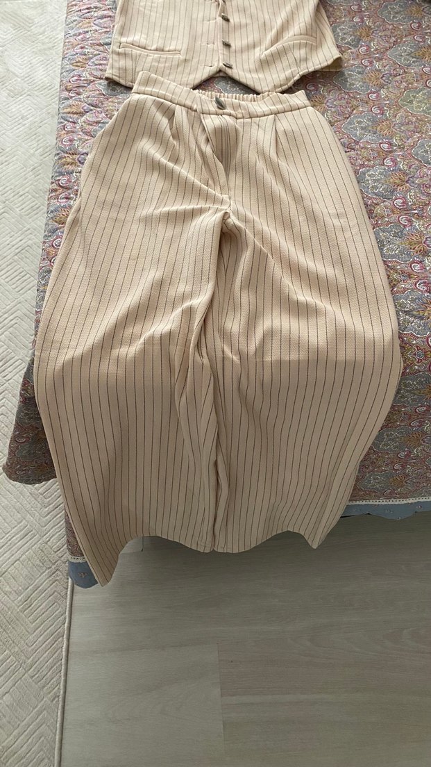 Bej Çizgili Düğmeli Kadın Takım - Görsel 4