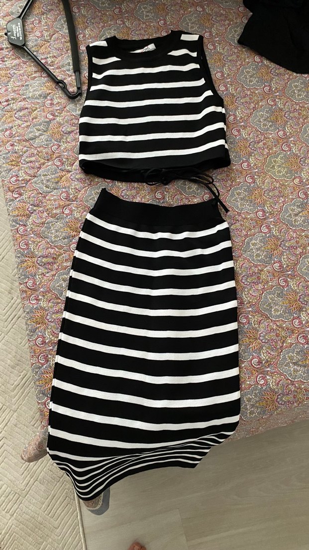 Siyah Beyaz Çizgili Triko Uzun Etek - Görsel 3