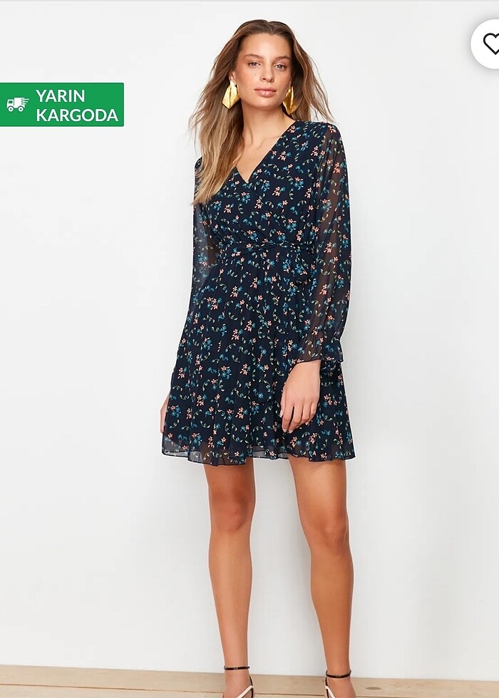 Desenli kuşaklı şifon elbise - Görsel 2