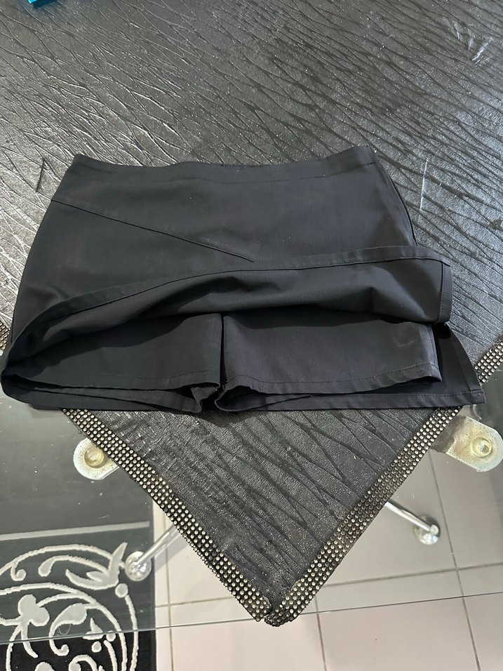 Siyah Pilili Mini Etek - Görsel 3