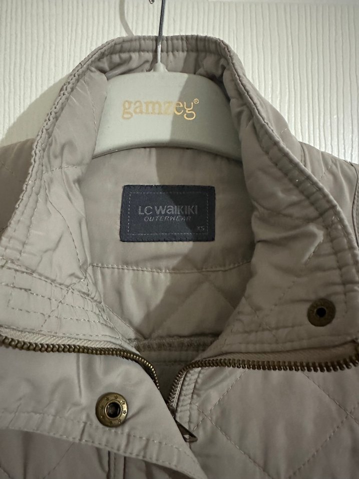 Düğmeli Bej Kadın Ceket - Görsel 3