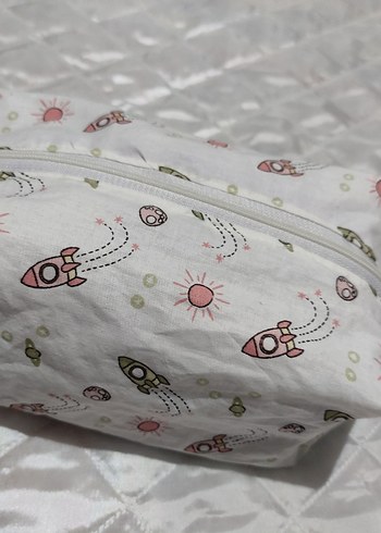Beyaz Baskılı Kadın Makyaj Çantası - Görsel 7
