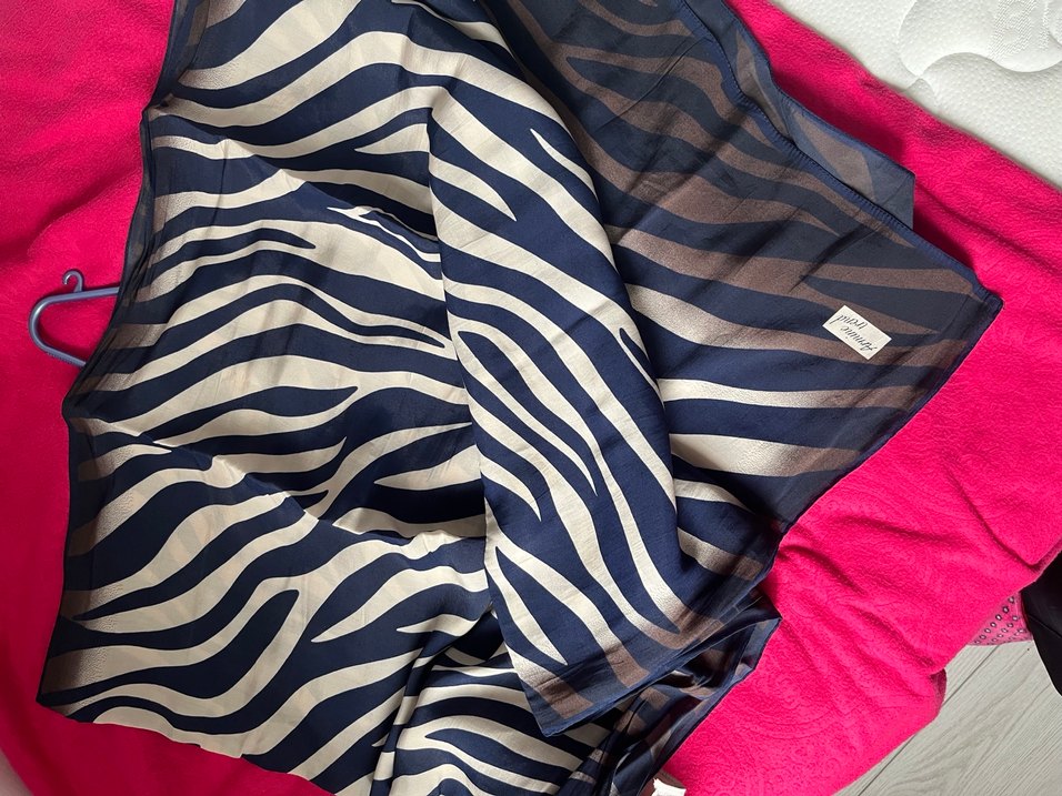 Kadın zebra desen Şal - Görsel 2