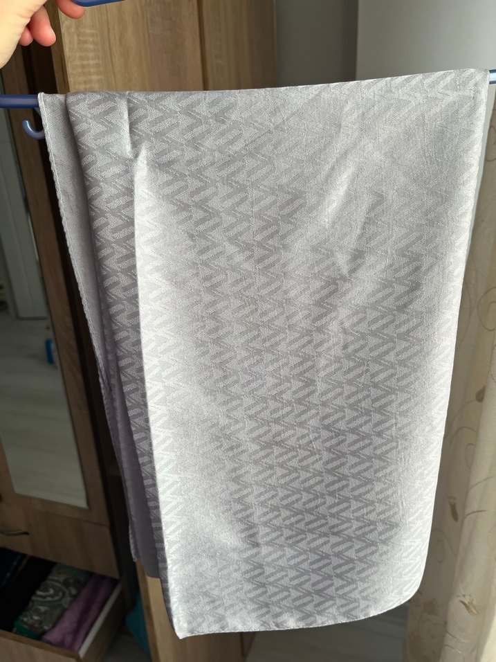 Gri Dökümlü Kadın jakar Şal - Görsel 2