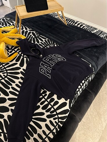 H&M sweatshirt