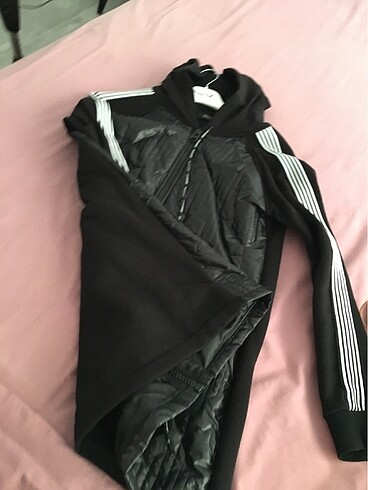 l Beden siyah Renk 2 defa gıyıldı