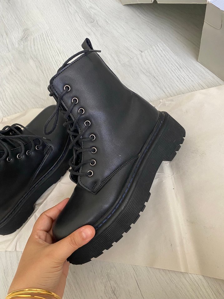 Siyah Deri Goth Topuklu Kadın Bot - Görsel 2