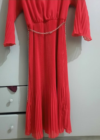 Zincir Detaylı Kırmızı Uzun Kadın Elbise - Görsel 7