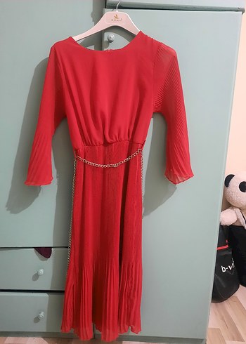 Zincir Detaylı Kırmızı Uzun Kadın Elbise - Görsel 4