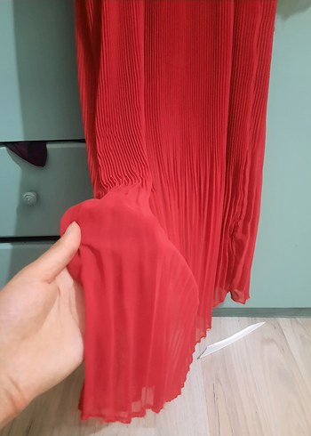 Zincir Detaylı Kırmızı Uzun Kadın Elbise - Görsel 6